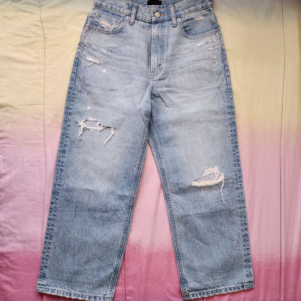 Light Washed Uniqlo Straight Wide Leg Ripped Jeans Size Small